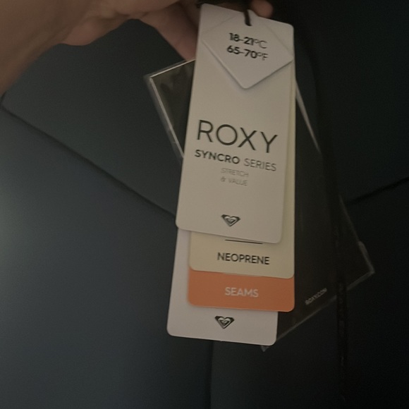 brand new Roxy wet suit size 12 - Picture 2 of 3
